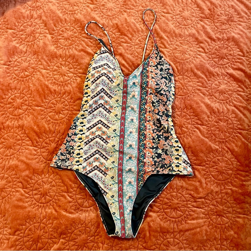O’Neill Boho Floral Lace-Up Back One-Piece Swimsuit Sz XL